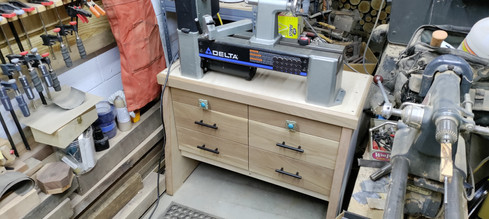 Completed lathe stand with lathe sitting on top