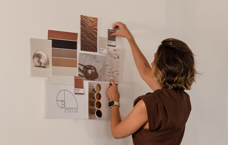 Vanessa Balestri, diretora criativa, especialista em branding, designer e influencidadora criativa.