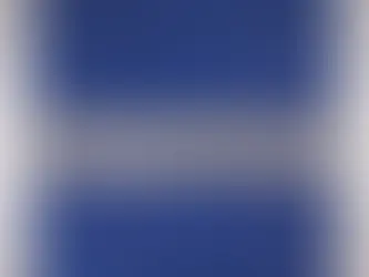 Tableau d'art grand format réalisé par Barnabé Richard avec l'enduit Under Water 1 bleu en schiste et laiton texturé