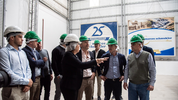 Frigerio visitó una empresa arrocera de San Salvador que amplía su capacidad productiva con financiamiento del CFI
