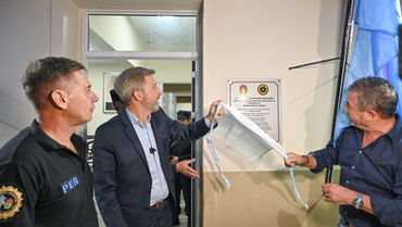 El gobernador inauguró la ampliación y puesta en valor de la Comisaría 6ª de Paraná