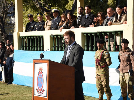 Azcué encabezó el acto por el Día de la Bandera