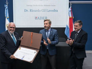 El gobernador participó de la entrega del título Honoris Causa a Ricardo Gil Lavedra