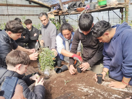 Alumnos del Instituto Agrotécnico visitaron el Vivero Municipal de Árboles Nativos