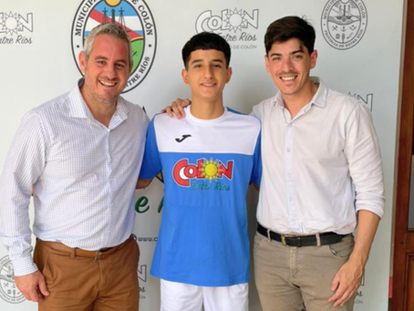 Román Silva, joven talento colonense, fue recibido por el Intendente y entrenará en España durante 2026
