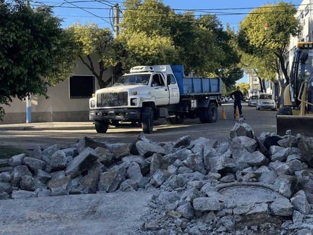 Avanzan las obras de bacheo en Gualeguaychú: cortes totales por una semana en calles clave
