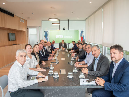 El gobernador se reunió con intendentes vecinalistas para optimizar la gestión