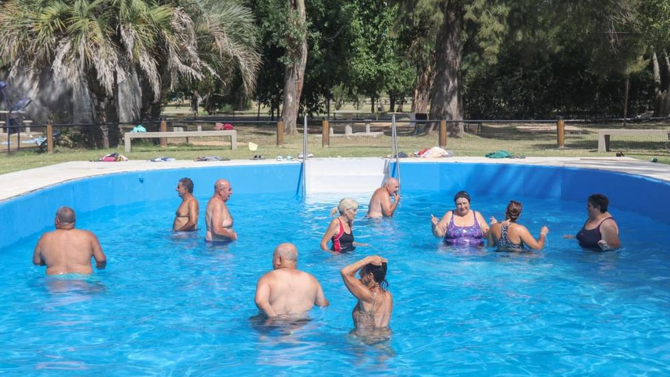 “De Cara al Sol” incorpora un espacio de aquagym para promover el envejecimiento activo