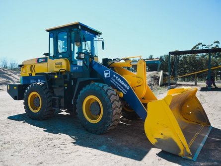 El Gobierno de Gualeguaychú adquirió una Pala Cargadora Frontal para la Planta de Asfalto