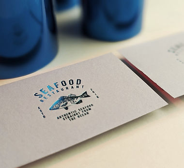 Visitenkarten aus Colorplan Papier mit Heißfolienprägung. Blaue Heißfolienprägung, Visitenkarten 85 x 55mm