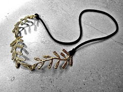 Vintage Lace Necklace in Gold