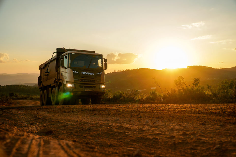 Banco de Imagens na área de movimentação de carga e intralogística no segmento da mineração.
Equipamentos pesados: traçados, caminhões, escavadeiras, pá carregadeira, patrol, retroescavadeira, cavalo, basculante, trator, niveladora, retroniveladora, caminhão pipa.