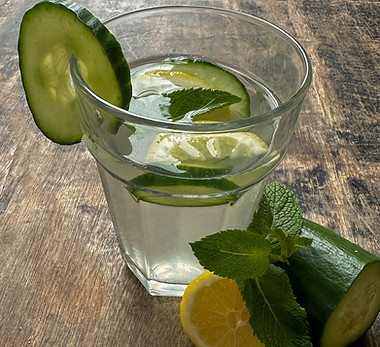 Infusion de concombre, citron et menthe.jpg