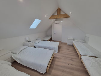 chambre 5 .jpg