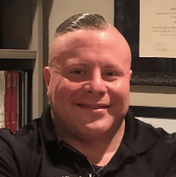 Scott Albano head shot_edited.jpg