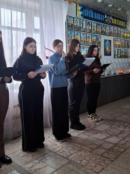 СВІТЛО У ТЕМРЯВІ : молитва за майбутнє