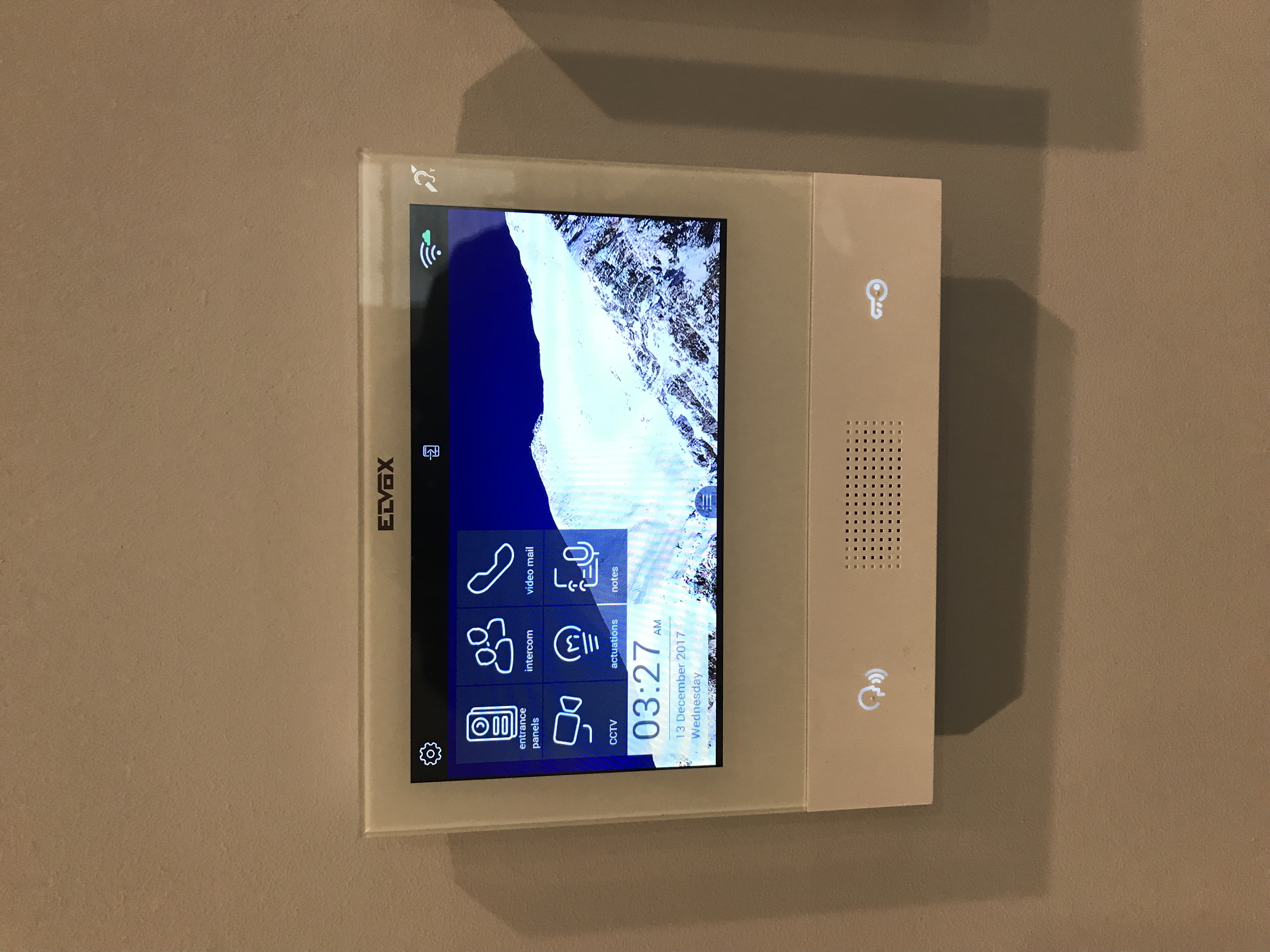 New Elvox 7" Touch