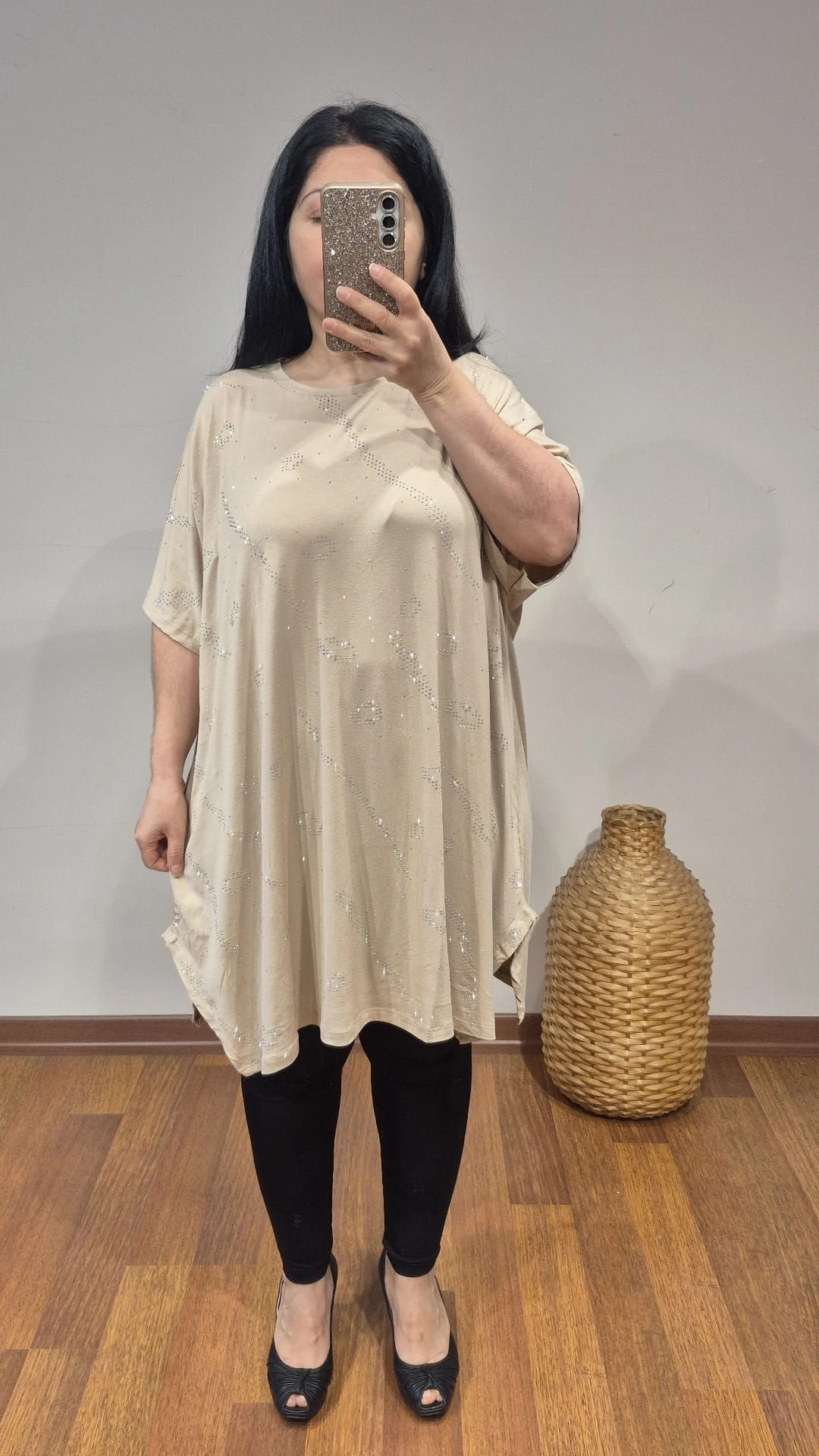 Yuvacık taş model bej bluz