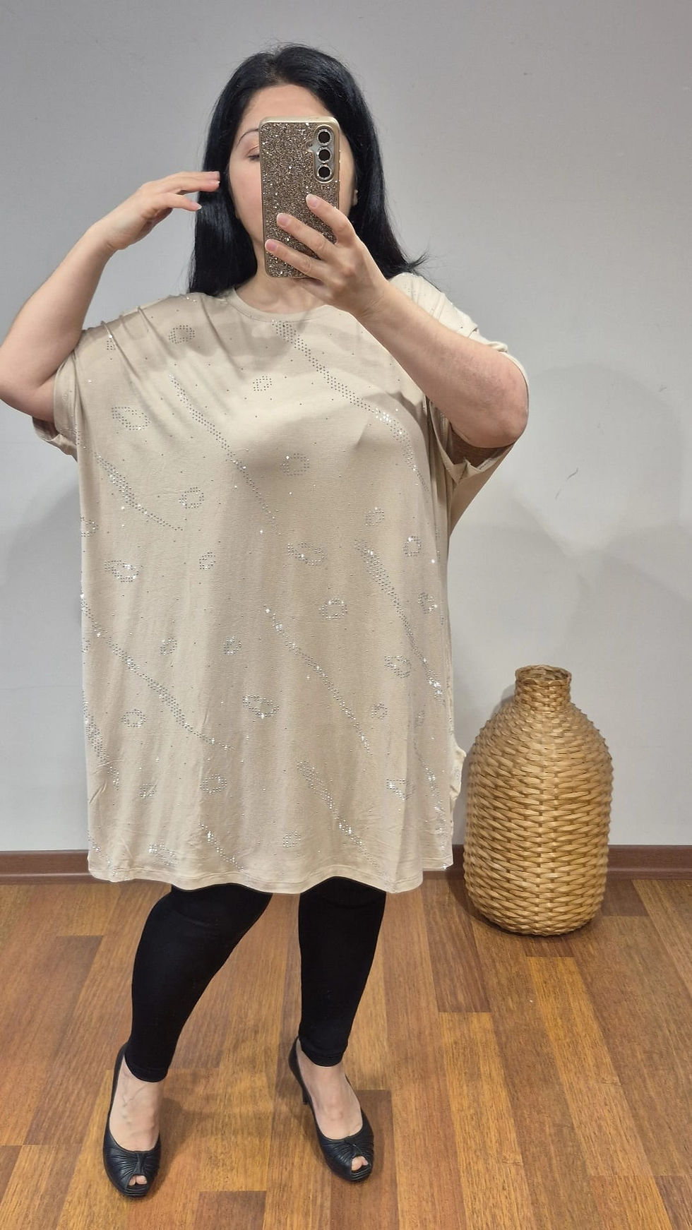 Küçük resim: Yuvacık taş model bej bluz
