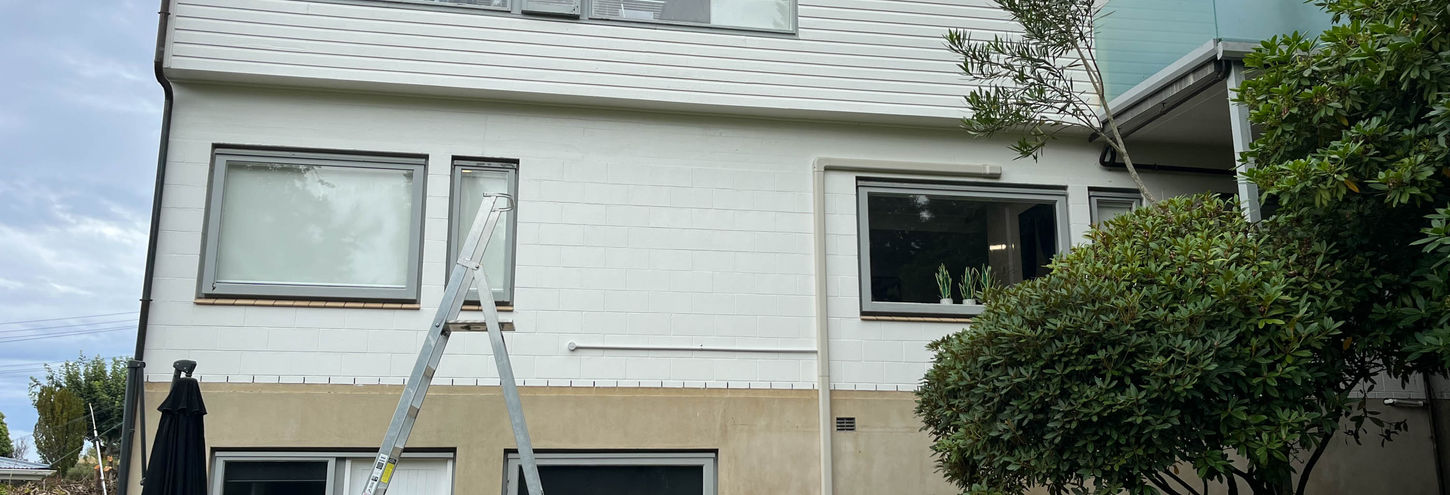 Pristine exterior on a Maori Hill House after it has been professionally cleaned by Blast Off Otago.