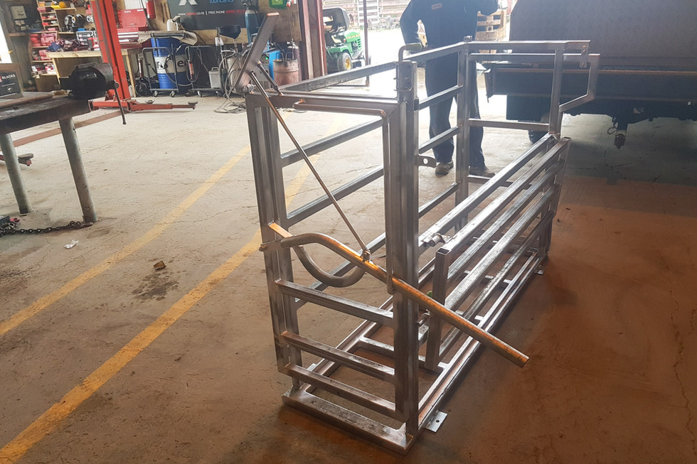 Calf Weigh Crate by Pukerau Engineering