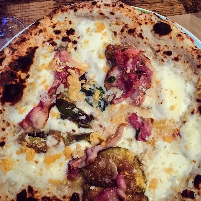 Fresh Fig & Prosciutto Pizza