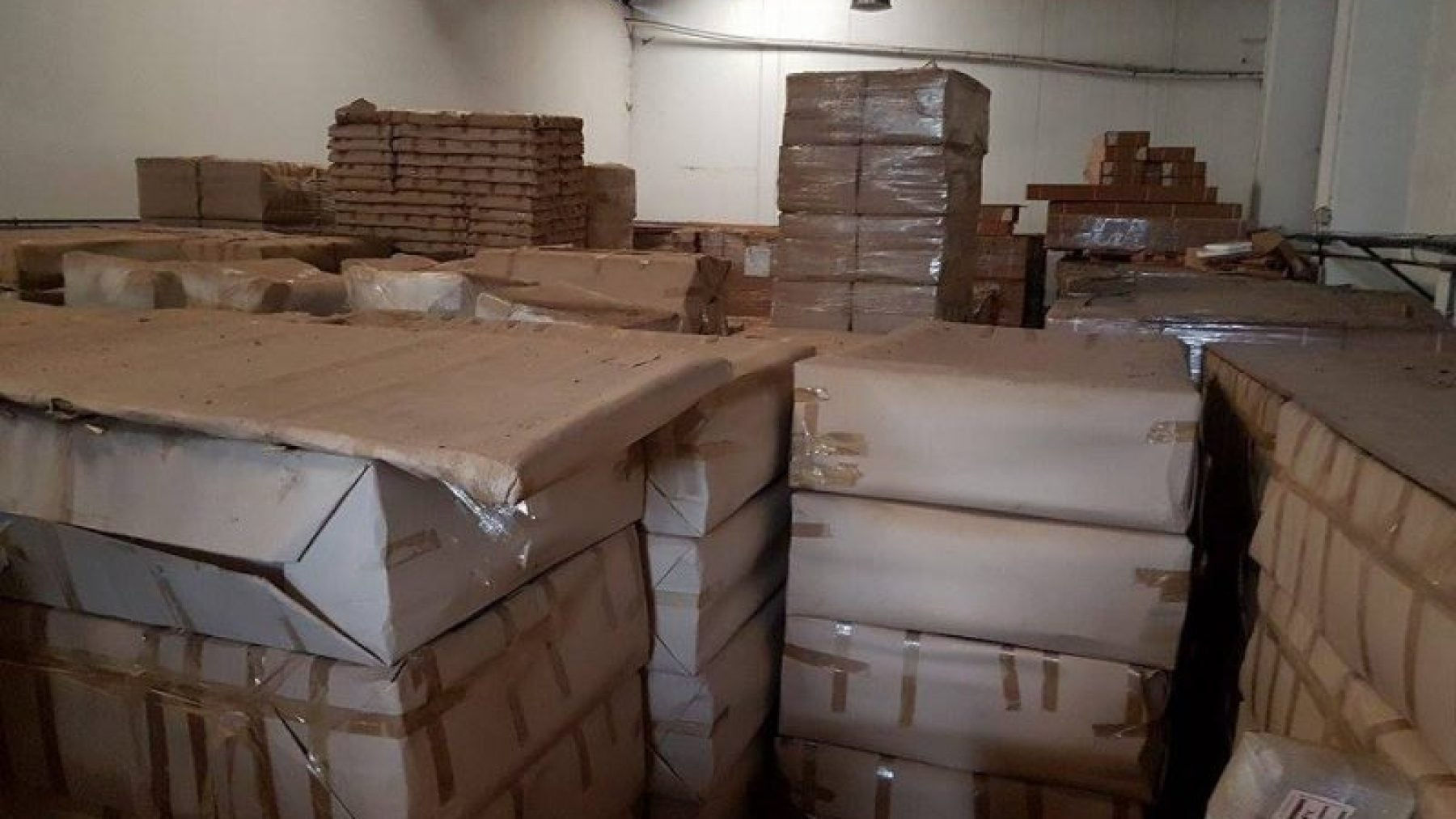 SOLID WOOD FURNITURE