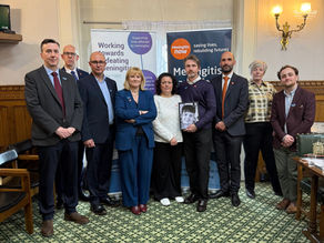 Rosie hosts a Meningitis Drop-In in Parliament