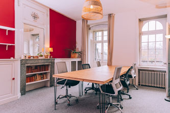 Manoir du Baz - Espace de bureaux privés et partagés - Bureau _Pantone_ Rouge - 2.jpeg