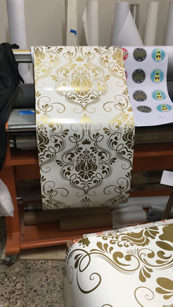 Vinilo diseño dorado- La Ploteria