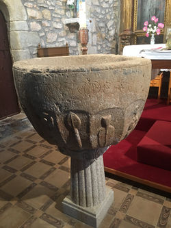 pila bautimasl en San Miguel