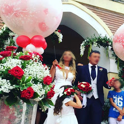 Esplosione di mongolfiere all' uscita di chiesa ❤️💍🎈 #wedding #mongolfiere #sposi #eventplanner #s