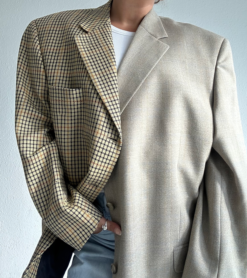 Thumbnail: Stunning beige and cappuccino contrasted blazer