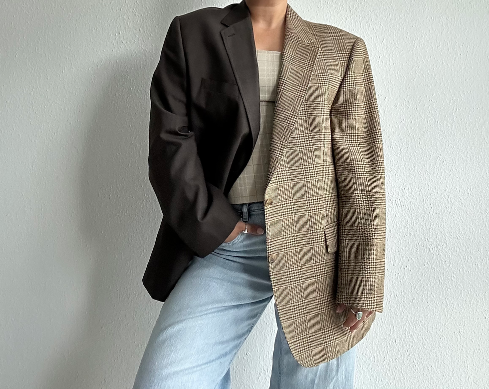 Miniaturbild: Stunning chocolate and cappuccino contrasted blazer