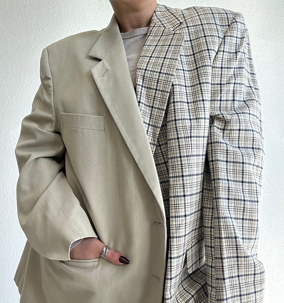 Thumbnail: Cappuccino and beige contrasted blazer