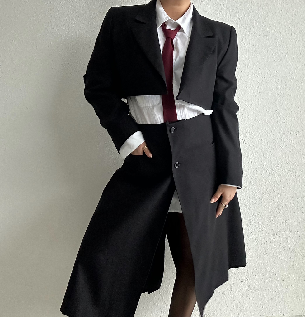 Miniaturbild: Midi skirt and cropped blazer