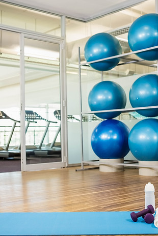 Fitnesszaal met zitballen