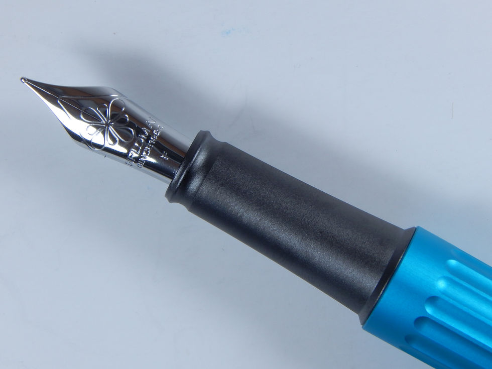 Thumbnail: Diplomat Aero Fountain Pen - Turquoise