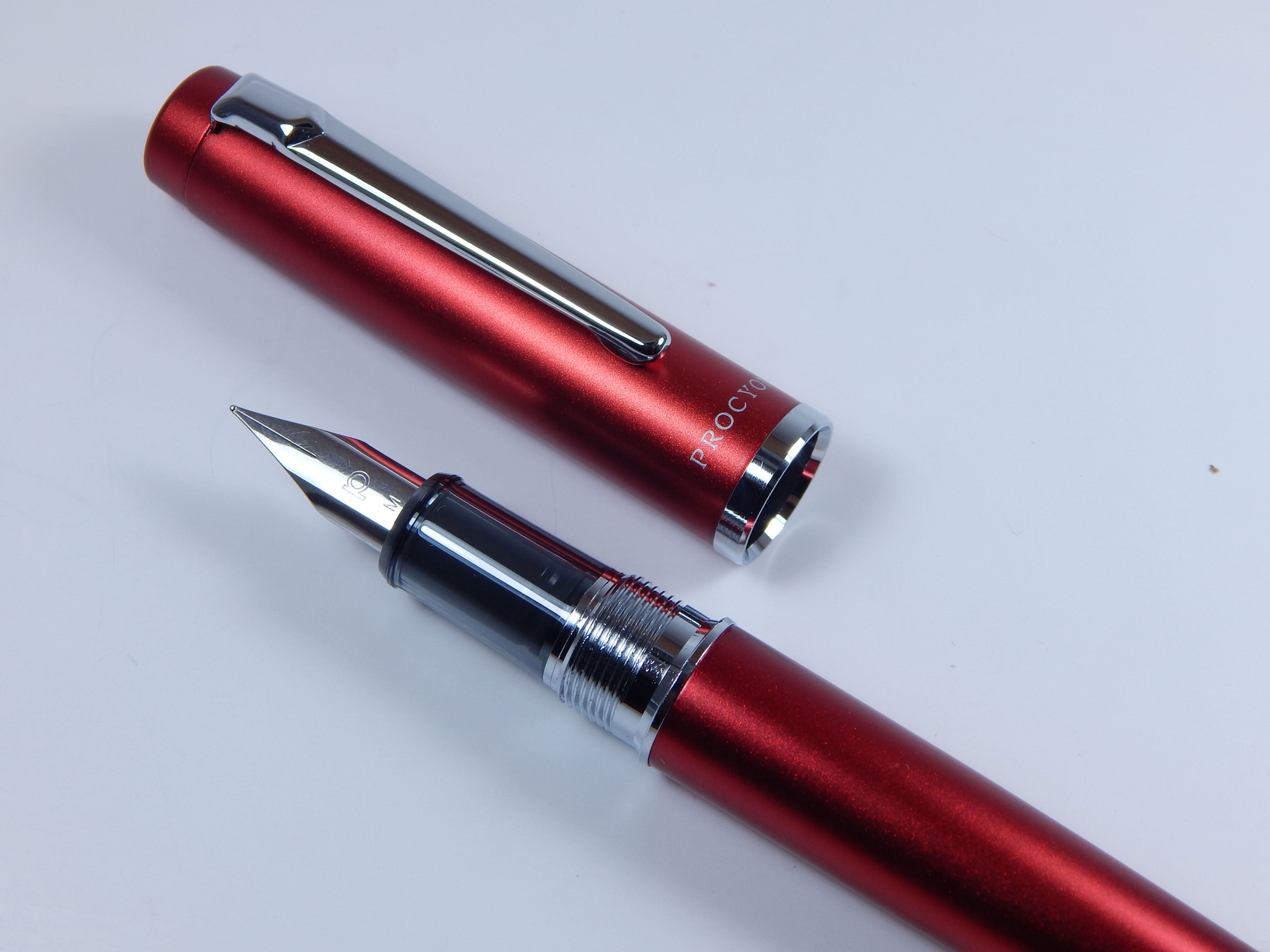 Platinum Procyon Fountain Pen - Carmine Red