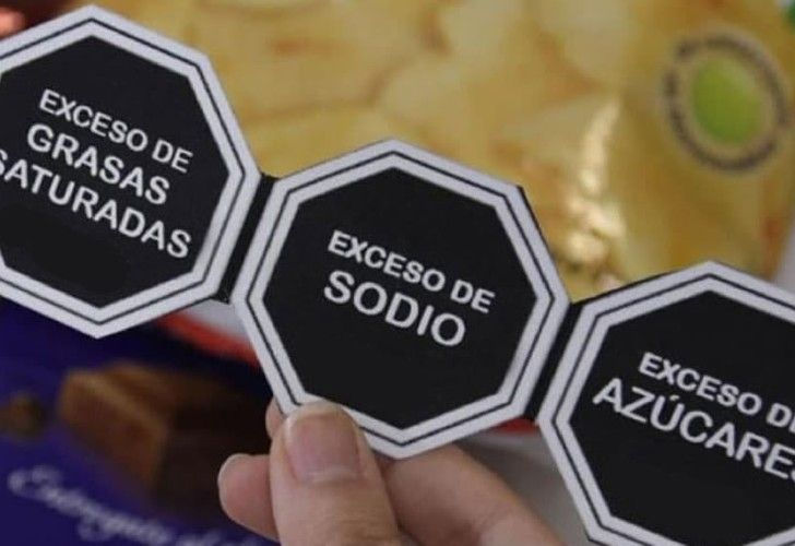 Media sanción al proyecto de ley de etiquetado frontal