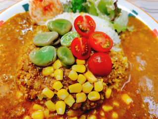 そら豆・コーン・トマトの3色キーマカレー