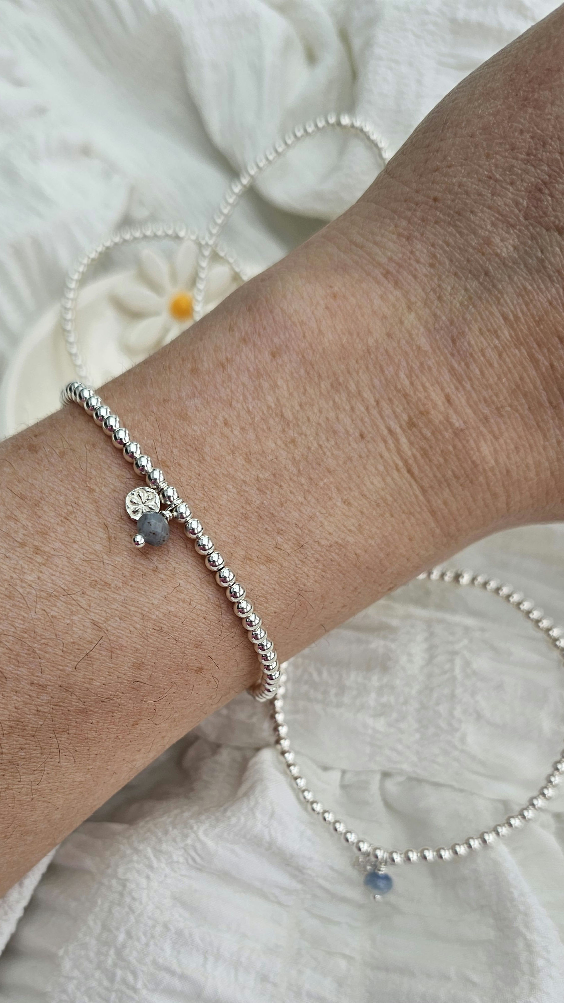 Daisy Drop Bracelet