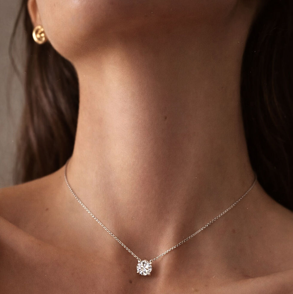 Gold and diamond jewelry: necklace and earring