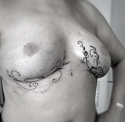 tatouage fineline Grenoble, isère, tatouage fleurs grenoble, tatouage cicatrices grenoble, tatouage cancer du sein grenoble