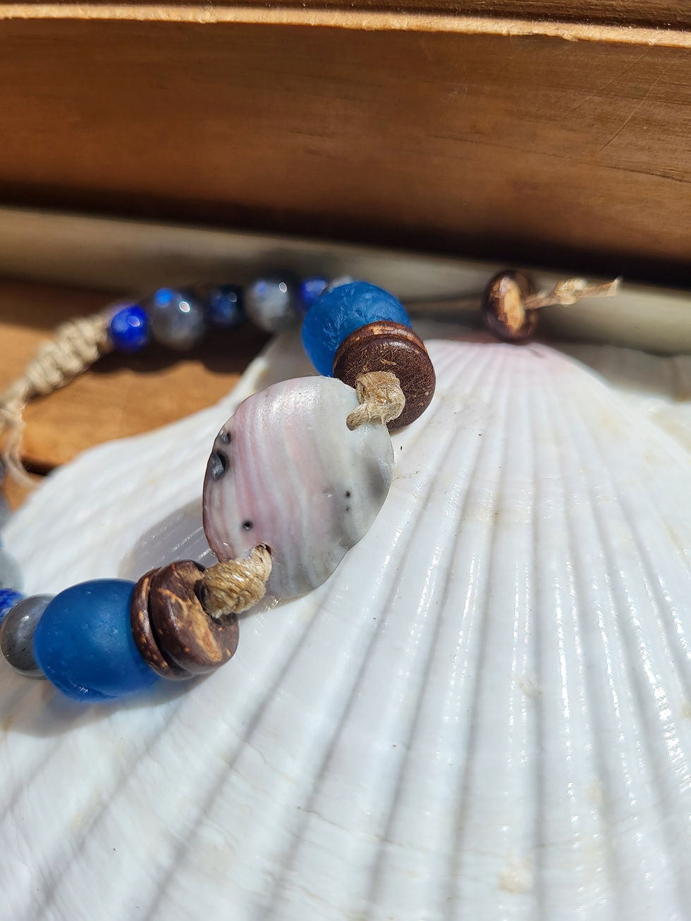 Seashell hemp bracelet with labradorite and lapis beads and blue glass beads