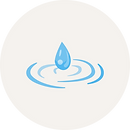 Illustration eines Wassertropfens mit Wasserwellen
