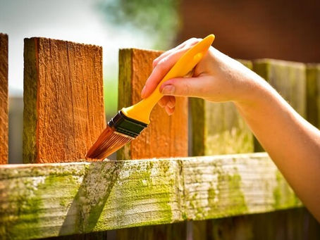 How Melbourne Weather Affects Fence Paint and What You Can Do About It