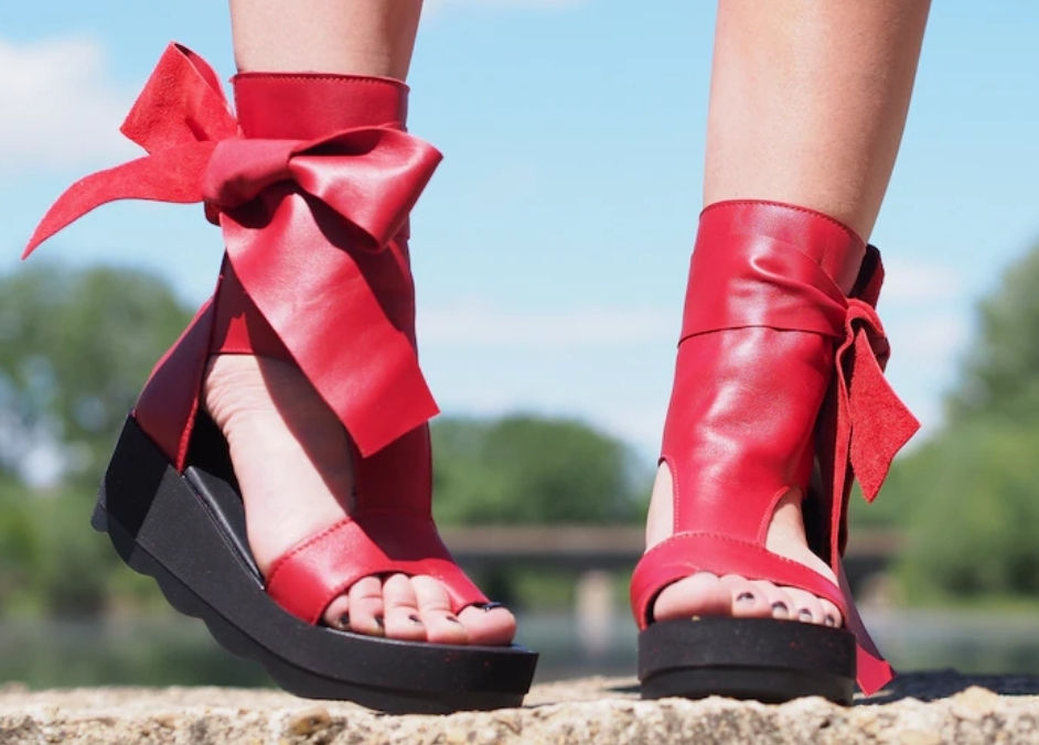 Thumbnail: Bowtie Betsy