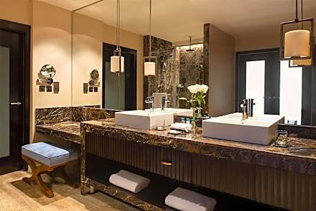 Kempinski hotel room bathroom