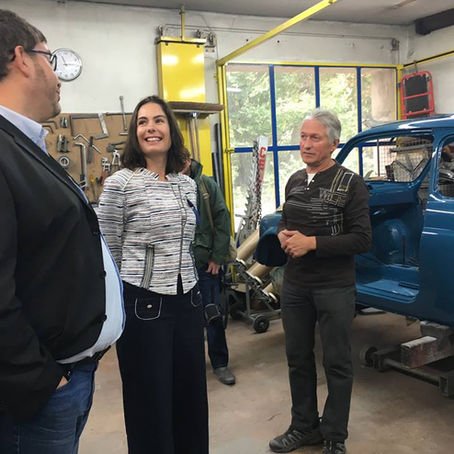 Visite de la carrosserie Greny à Péron